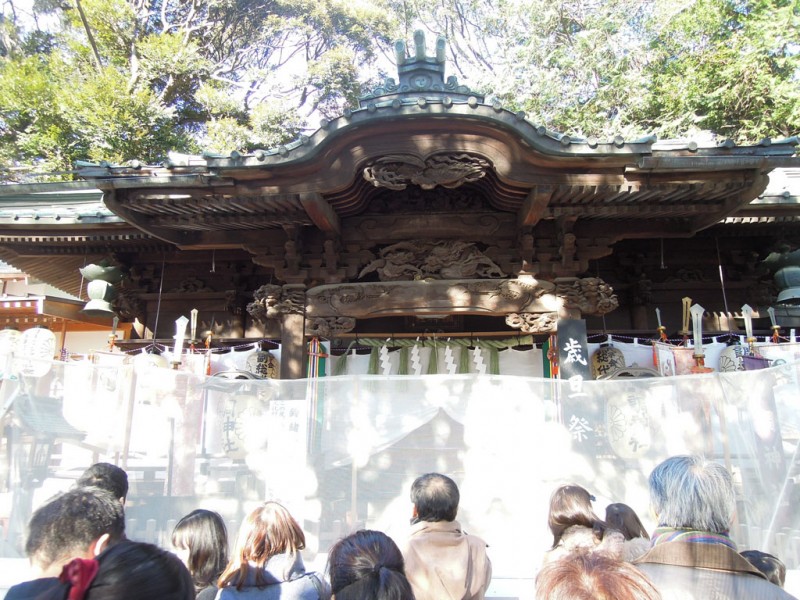 調神社 2014年 初詣 拝殿前