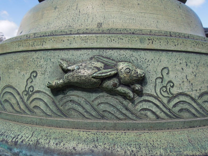 菟頭神社 鉄燈籠 波兎