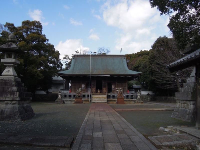 菟足神社 境内