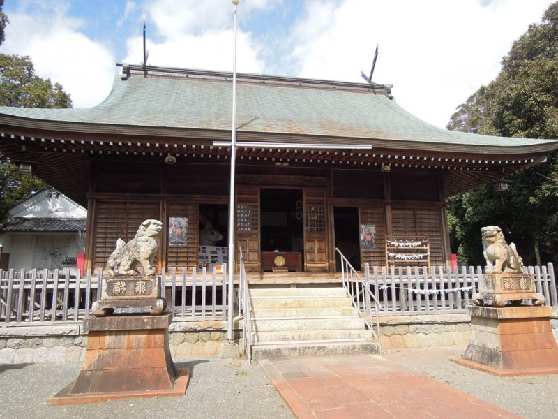 菟足神社 社殿