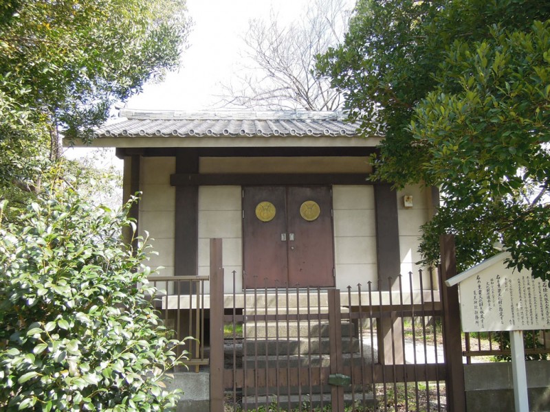 菟足神社 宝物庫