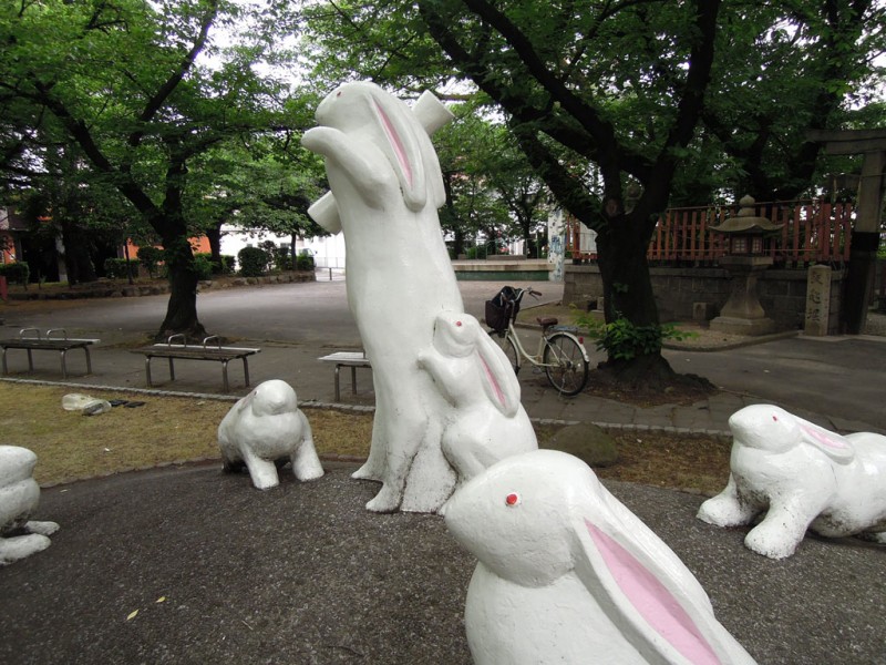 宿院頓宮 白夜の兎 群像