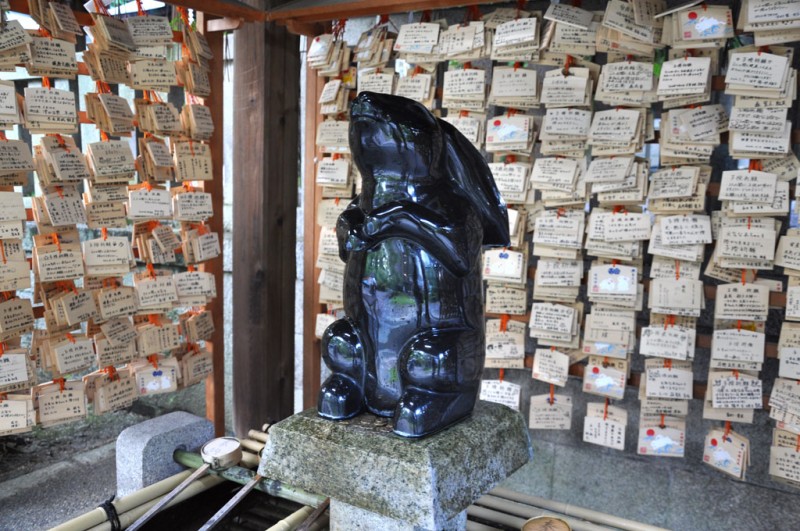 岡崎神社 手水舎 子授け兎