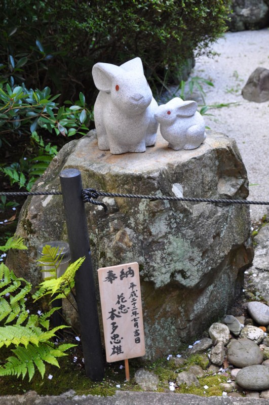 岡崎神社 新しい兎