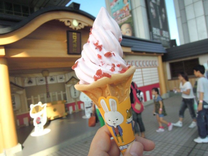 紙兎ロペ神社2015 カリカリ梅ソフトクリーム