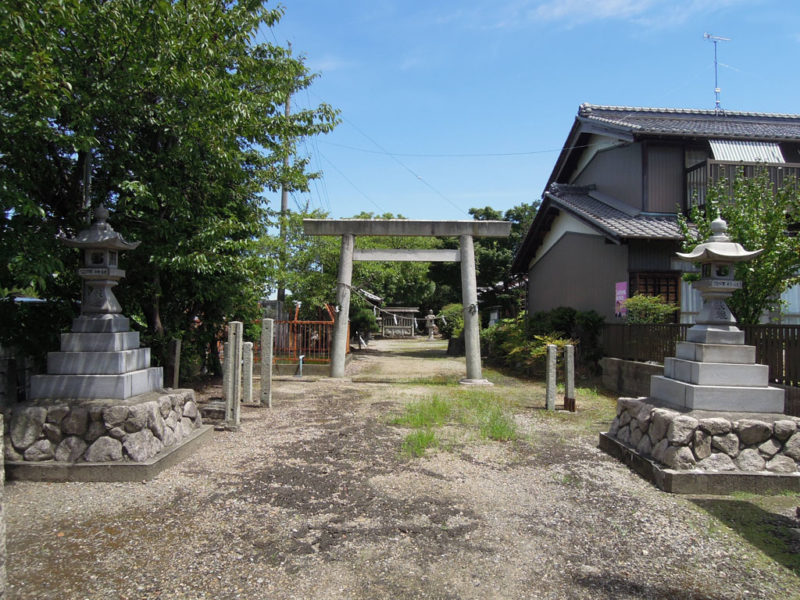 裳咋神社 参道