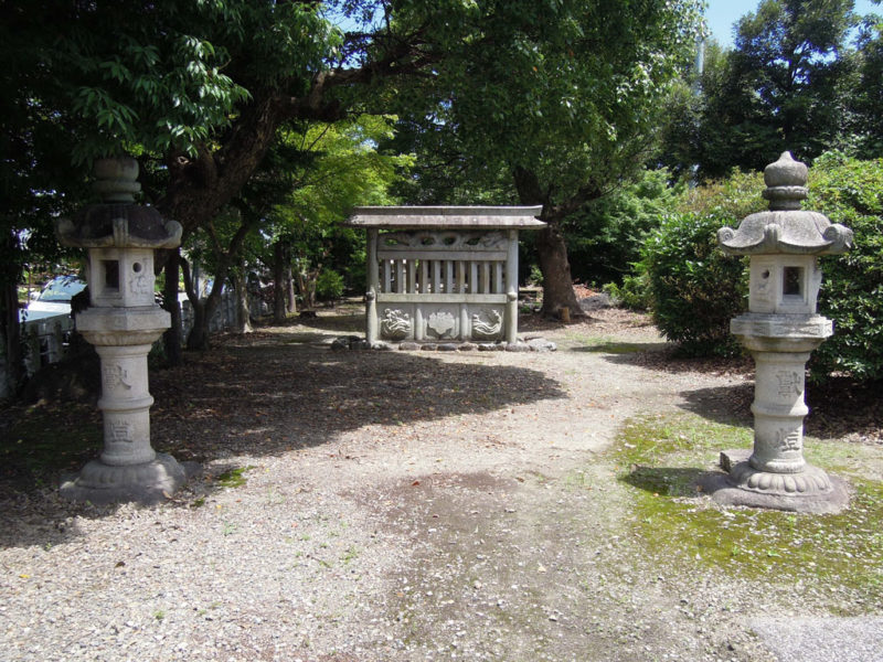 裳咋神社 参道