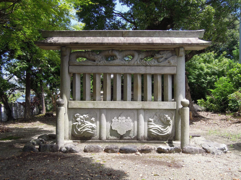 裳咋神社 蕃塀