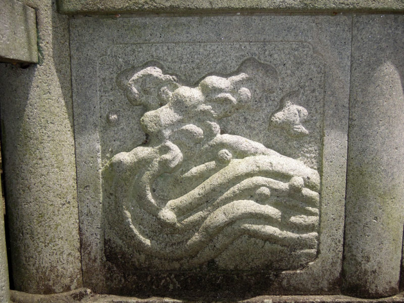 裳咋神社 蕃塀 波千鳥