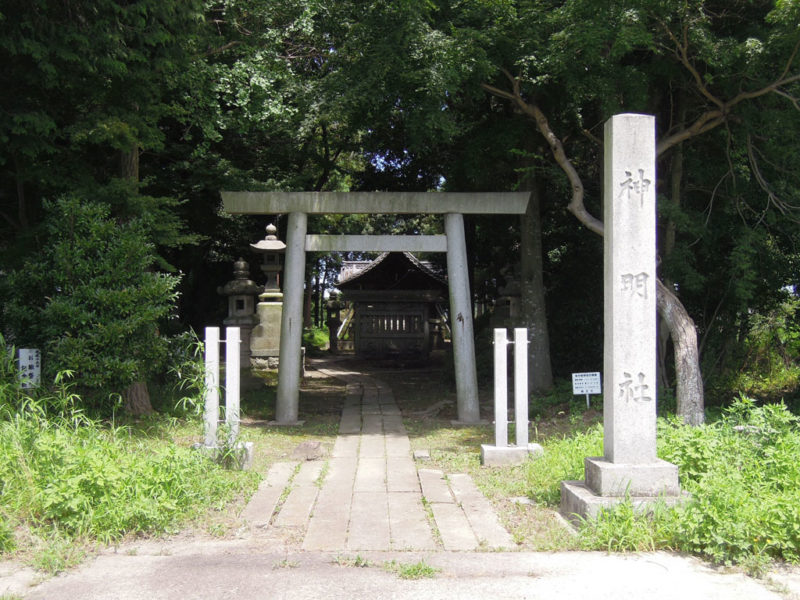 神明社 入り口