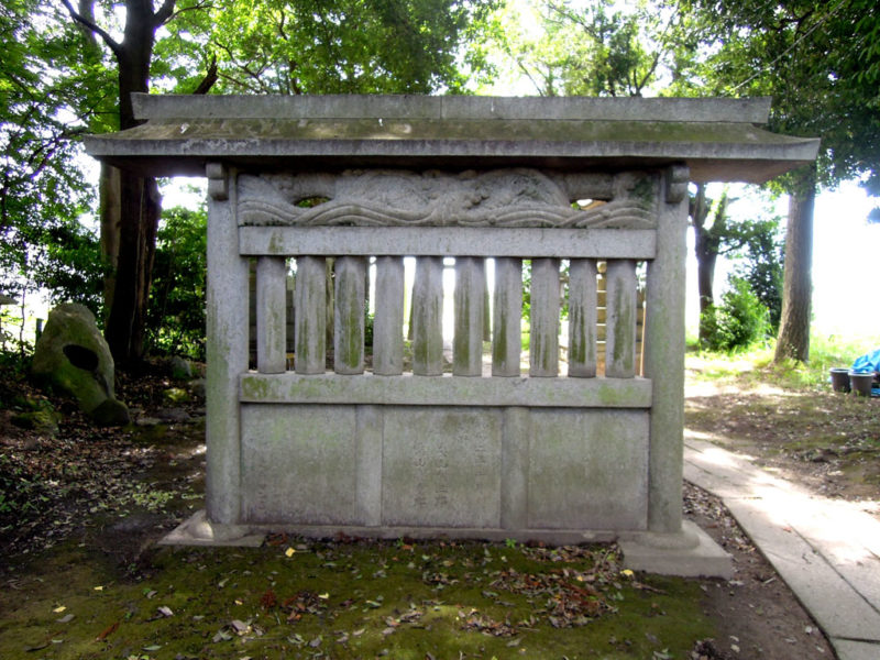 神明社 蕃塀 裏