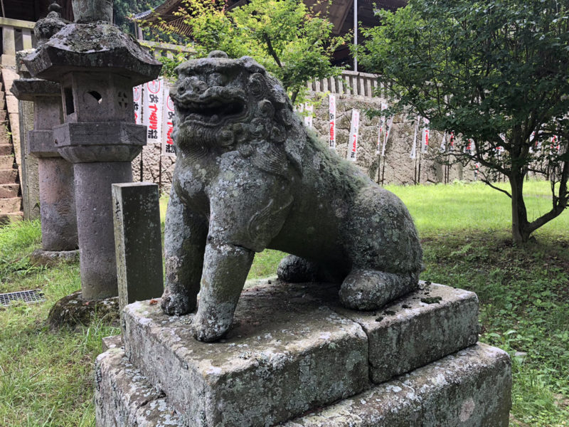 新海三社神社 狛犬