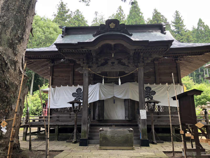 新海三社神社 拝殿