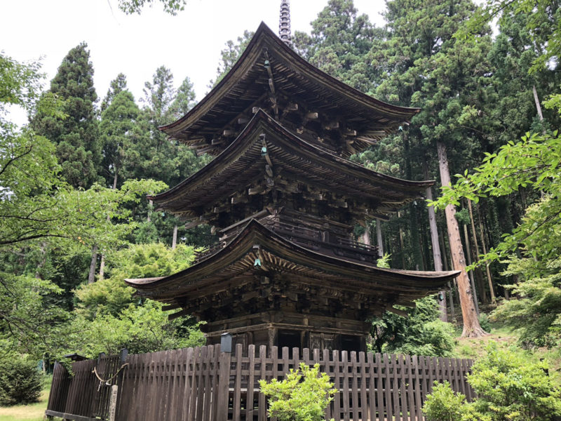 新海三社神社 三重塔