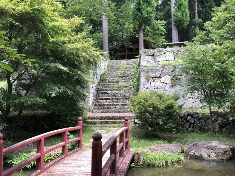 新海三社神社 奥宮