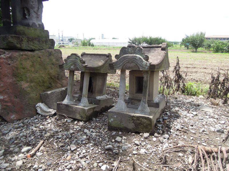 和泉神社(京目町) 石祠