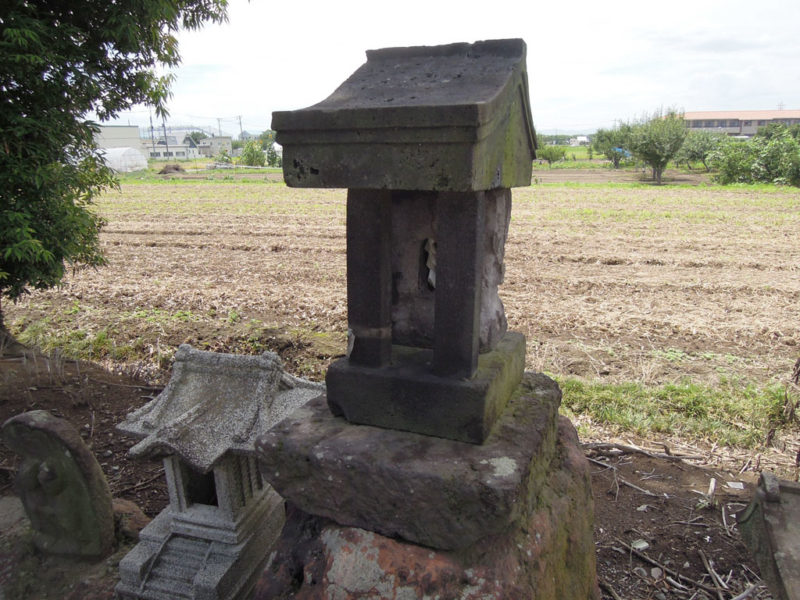 和泉神社(京目町) 石祠