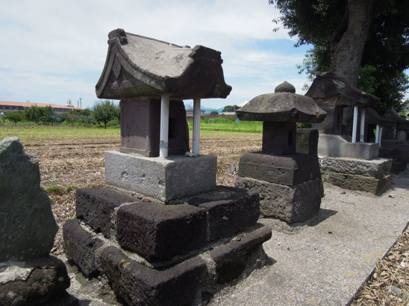 和泉神社(京目町) 石祠