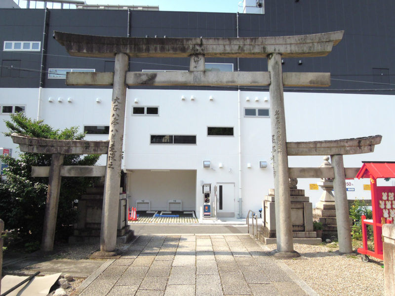 大須三輪神社 三ツ鳥居 後ろから