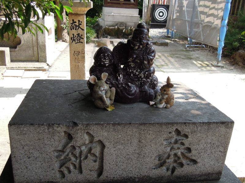 大須三輪神社 兎