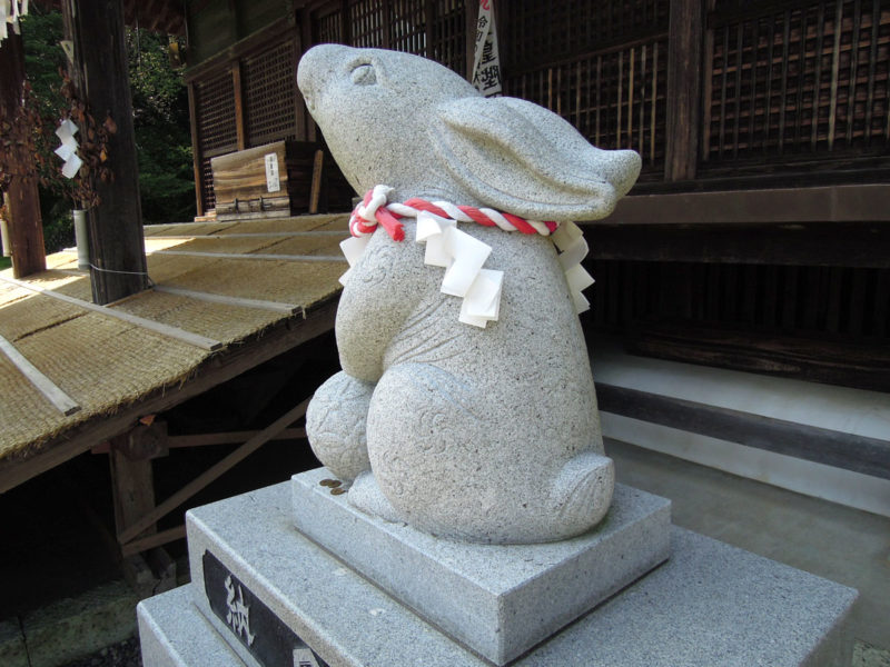 淡海國玉神社 狛兎 右