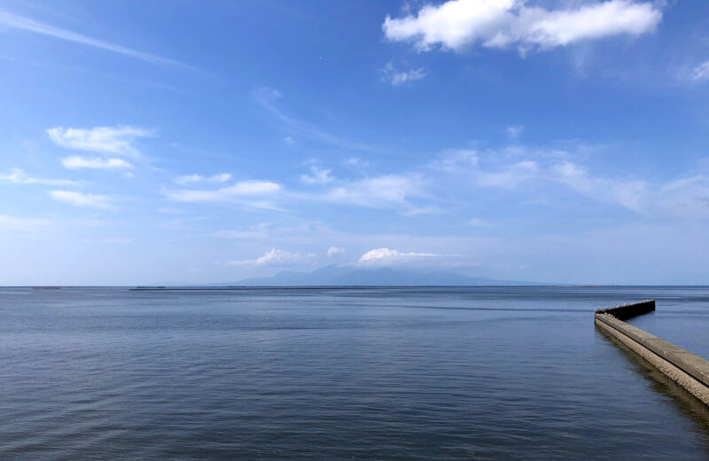 有明海から雲仙岳を望む