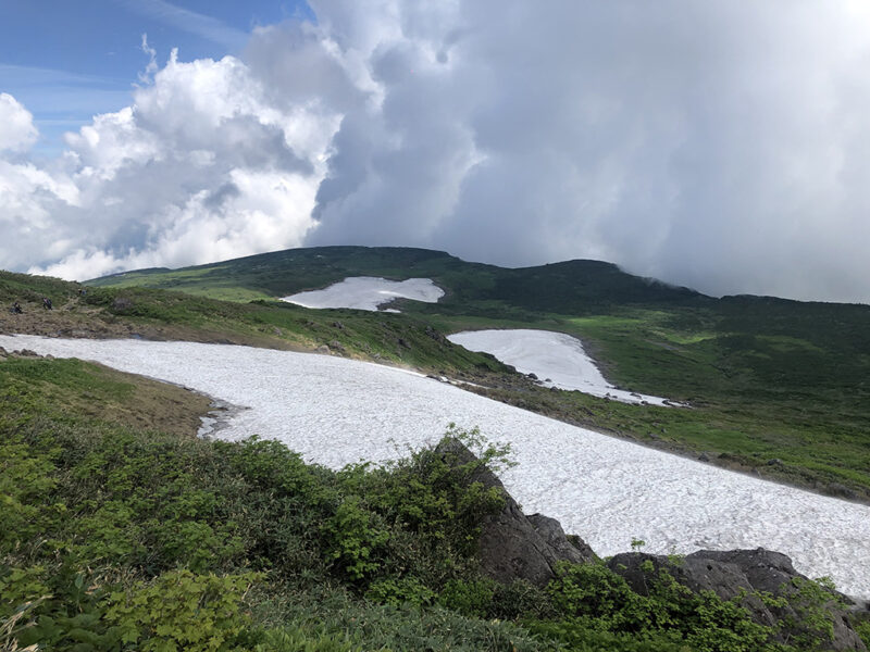 月山 雪渓