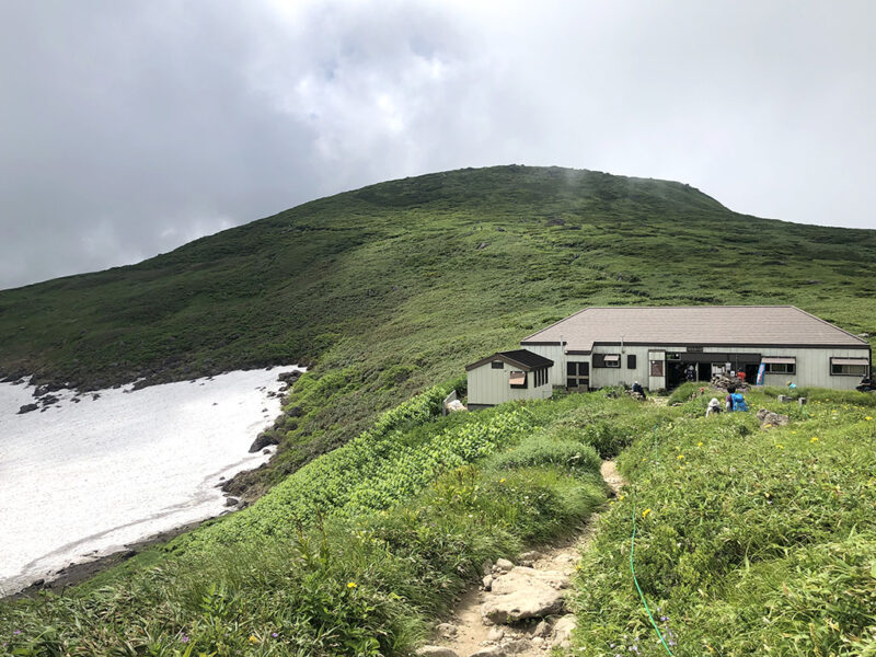 月山 仏生池小屋