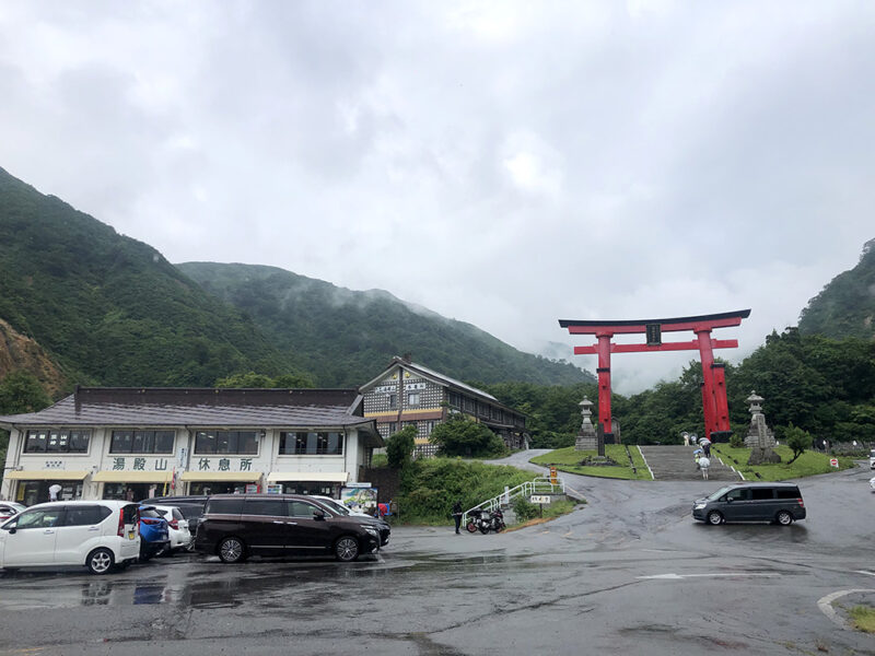 湯殿山神社 駐車場