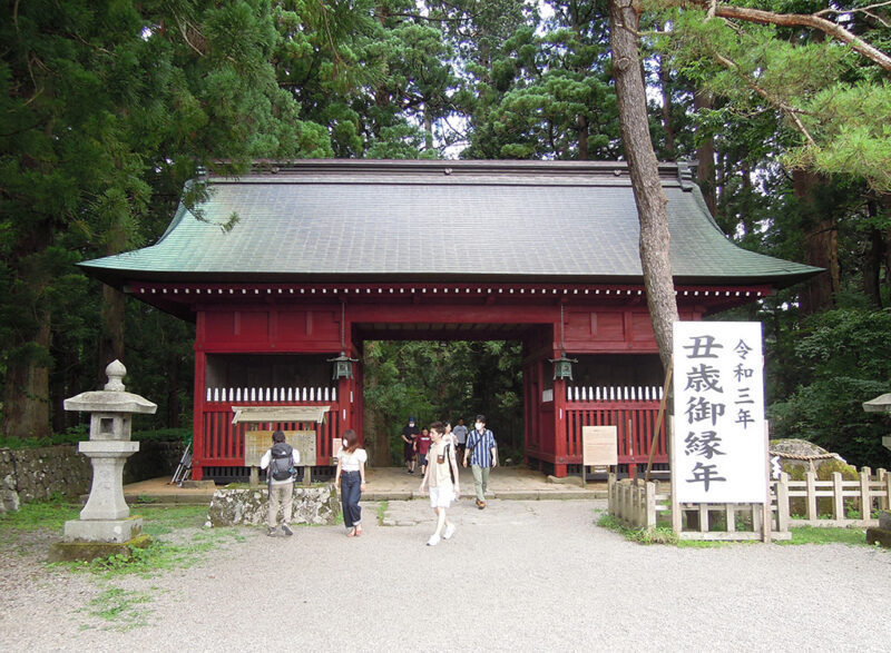 羽黒山 随神門