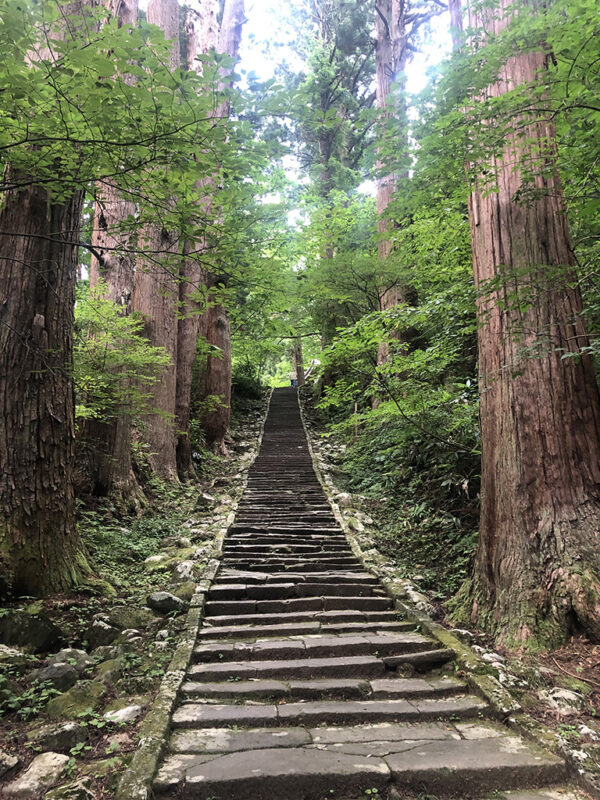 羽黒山 表参道