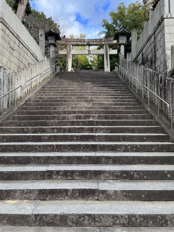 宮地嶽神社 参道 階段