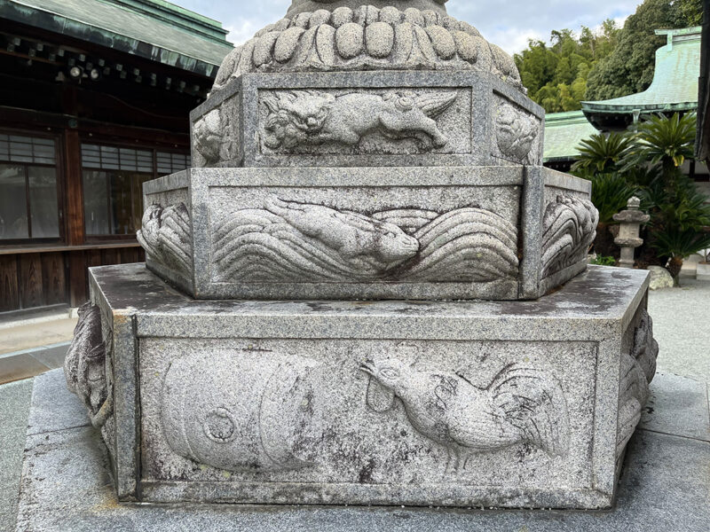 宮地嶽神社 灯籠 基壇