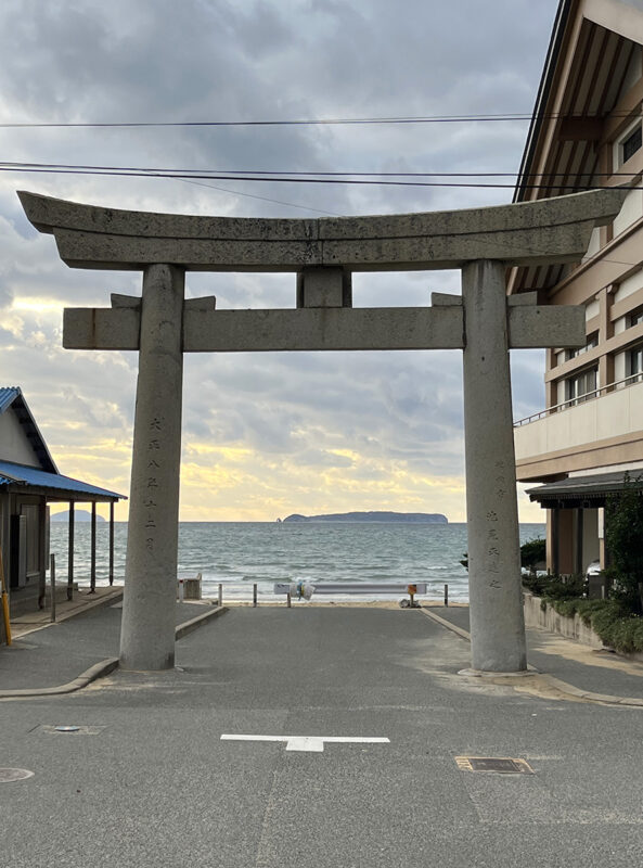 宮地嶽神社 海岸 鳥居