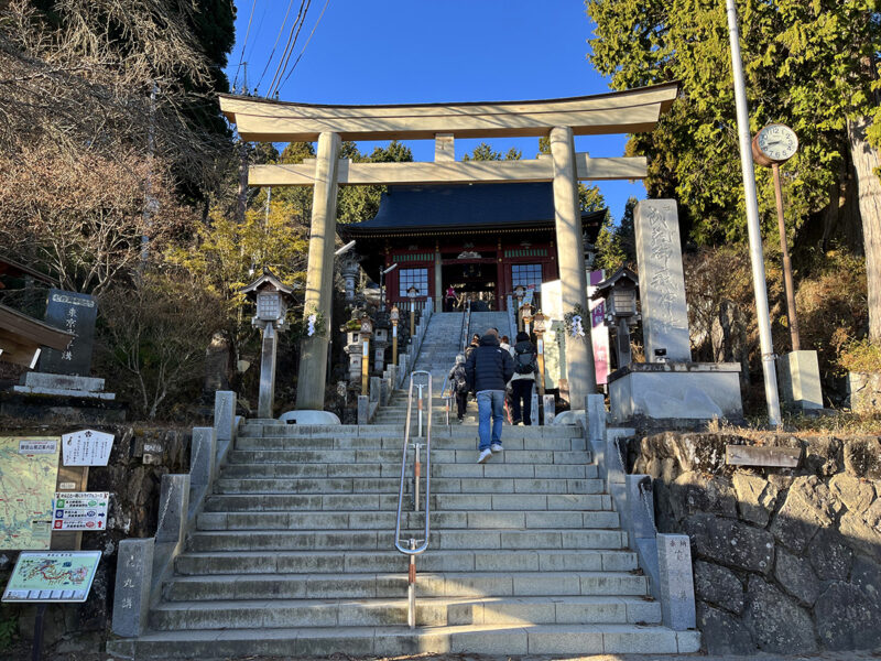 御嶽山 山門前 鳥居