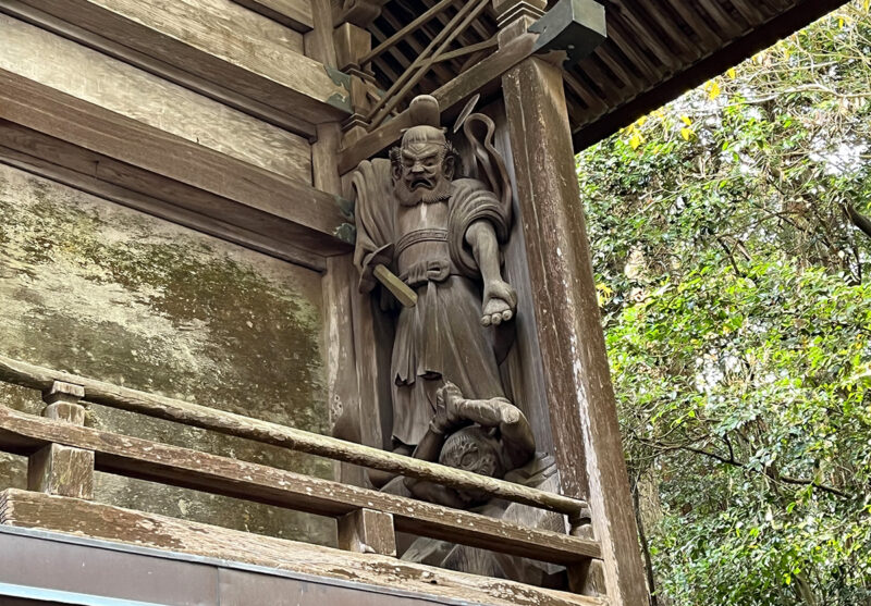 高千穂神社 本殿 三毛入野命